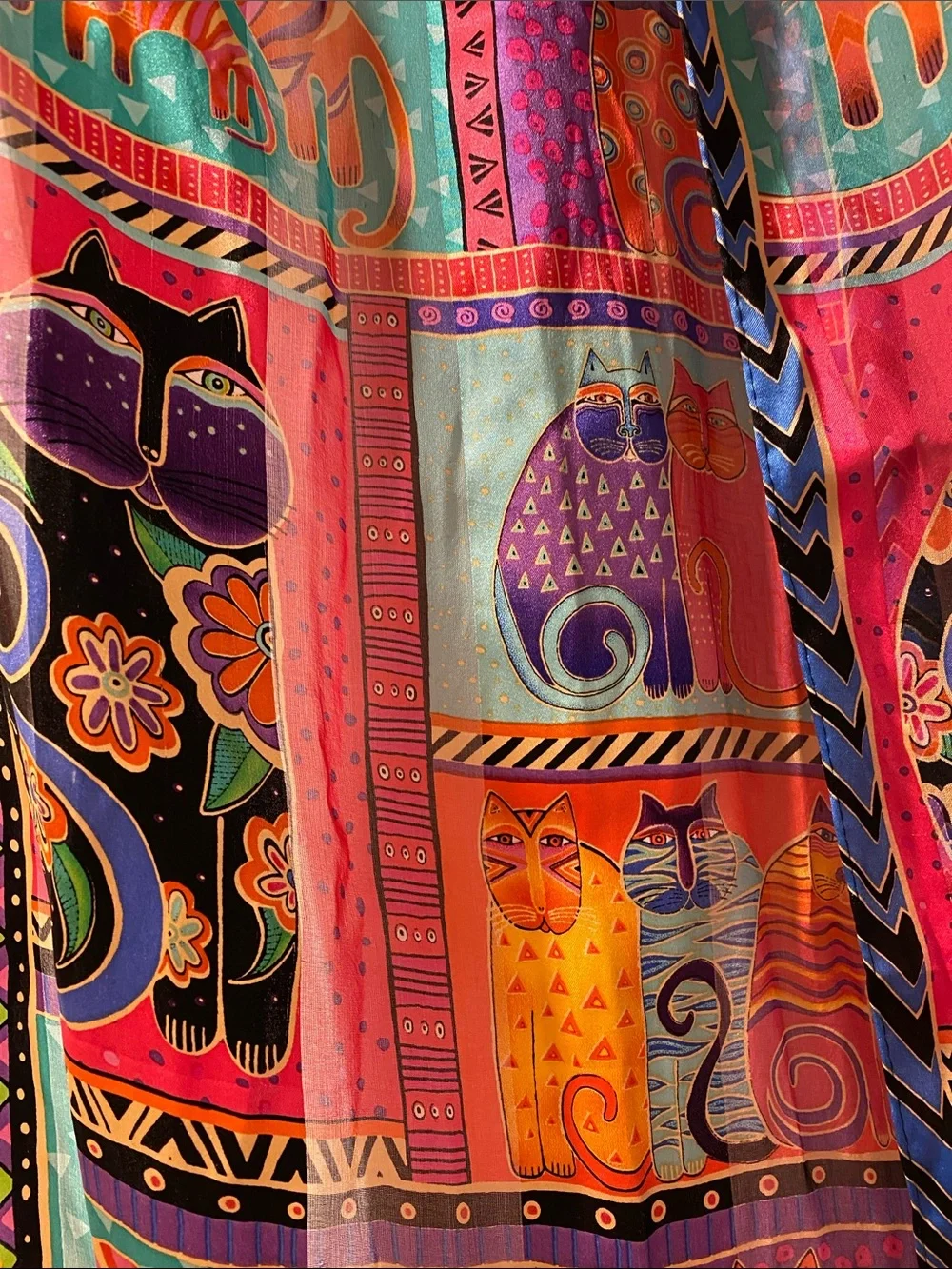 💯 Silk Beautiful Cat Print Fringe Scarf NWOT